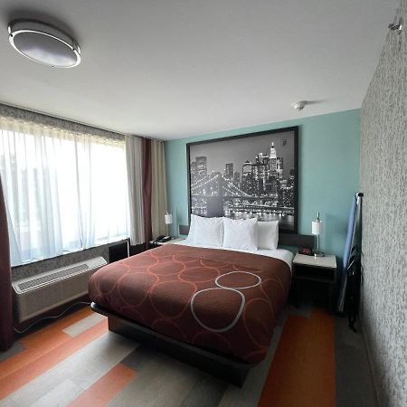 Super 8 By Wyndham Brooklyn Williamsburg Ξενοδοχείο Νέα Υόρκη Εξωτερικό φωτογραφία