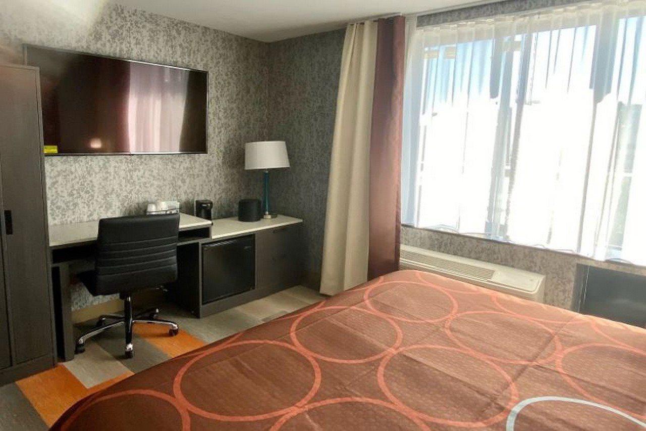 Super 8 By Wyndham Brooklyn Williamsburg Ξενοδοχείο Νέα Υόρκη Εξωτερικό φωτογραφία