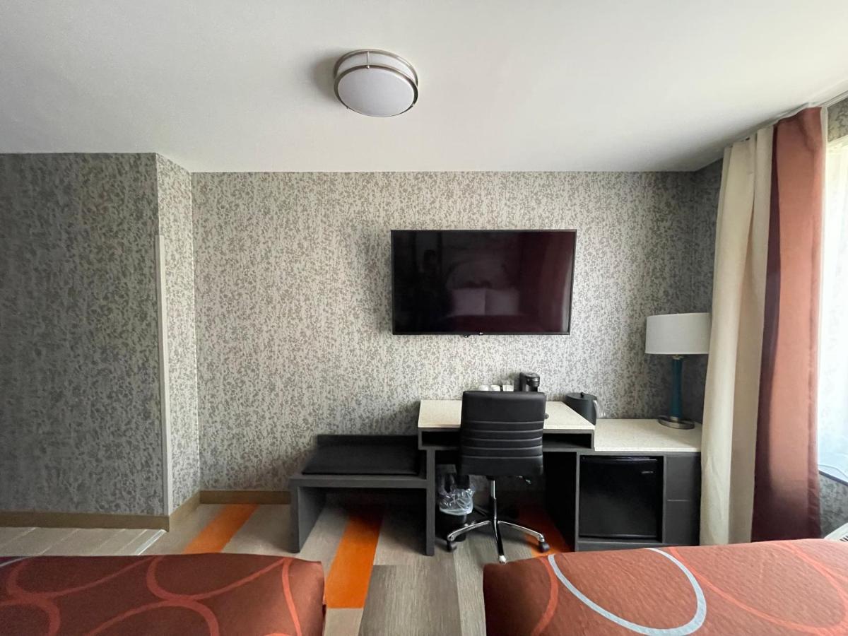 Super 8 By Wyndham Brooklyn Williamsburg Ξενοδοχείο Νέα Υόρκη Εξωτερικό φωτογραφία